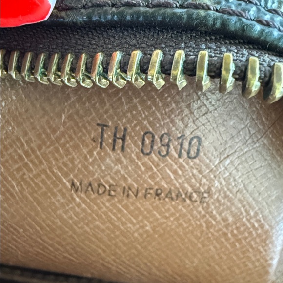 Louis Vuitton Monogram Canvas Messenger Bag - Picture 9 of 11